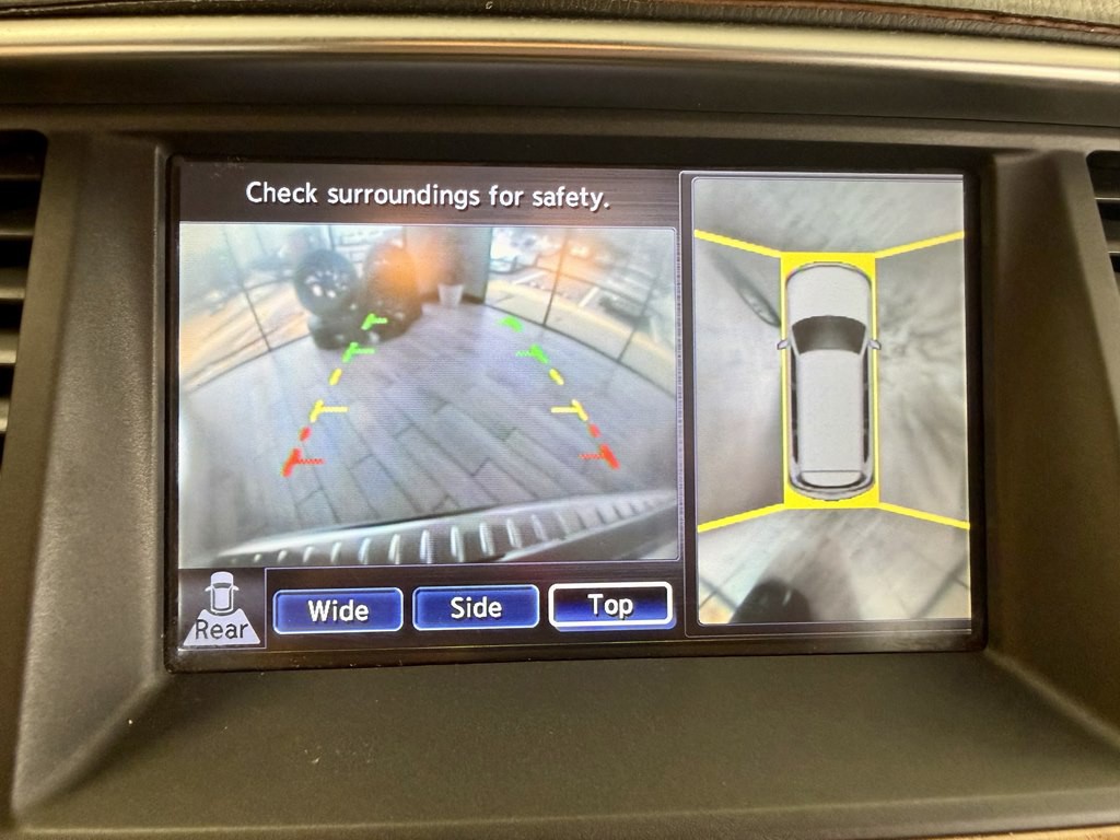 2011 INFINITI QX56 Image 11