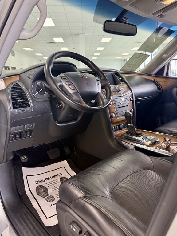 2011 INFINITI QX56 Image 13