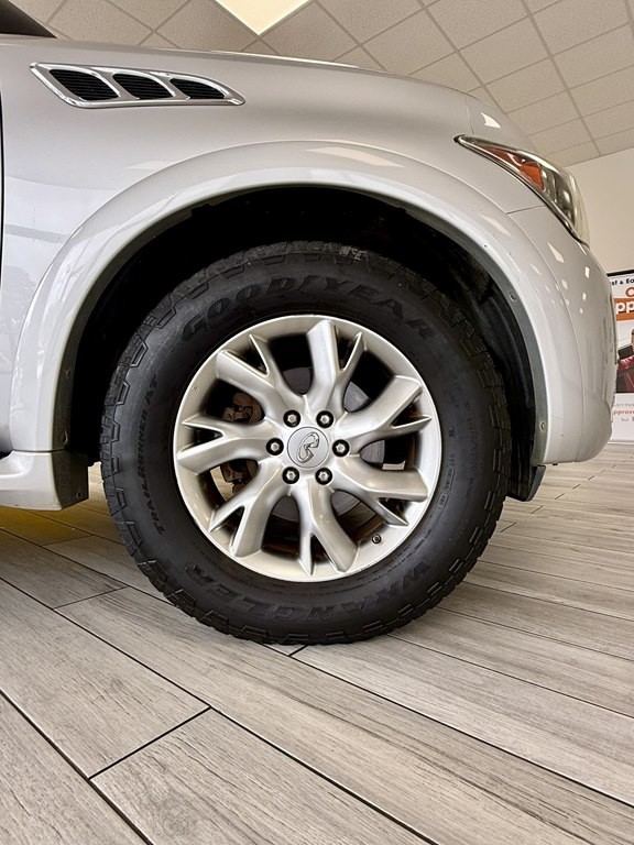 2011 INFINITI QX56 Image 20