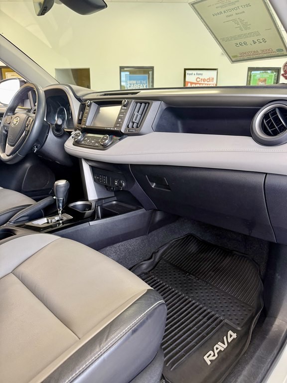 2017 Toyota Rav4 Image 12