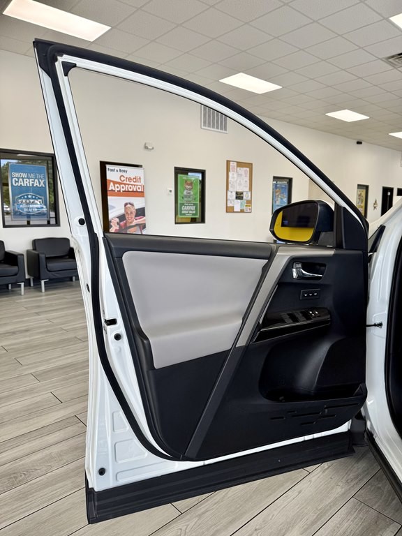 2017 Toyota Rav4 Image 15