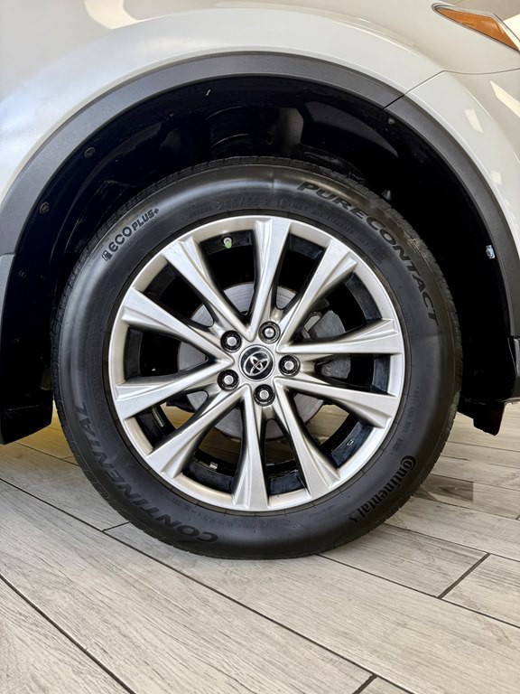 2017 Toyota Rav4 Image 19