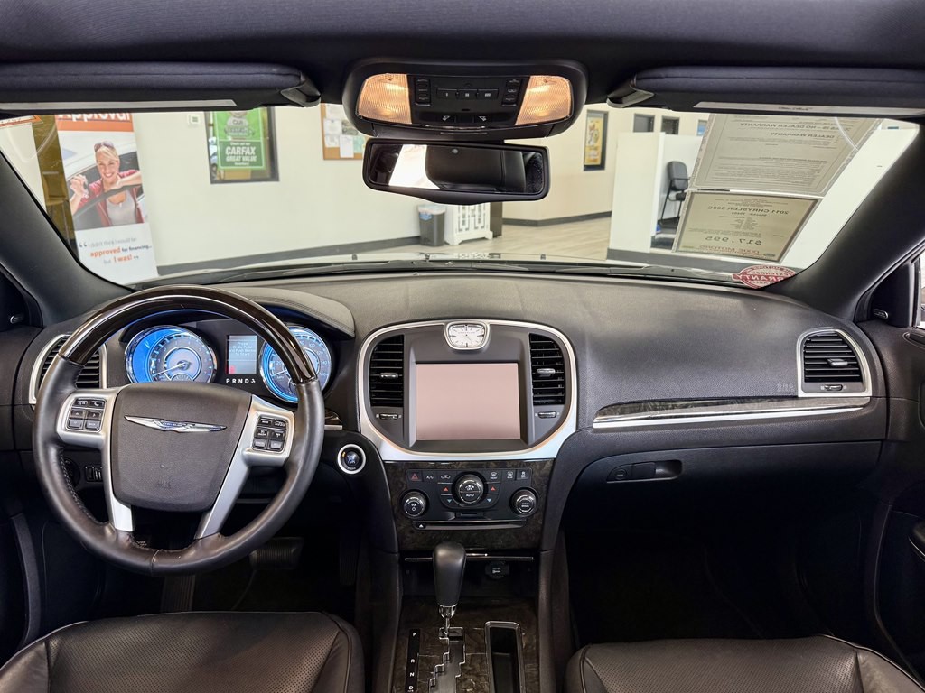 2011 Chrysler 300 Image 10