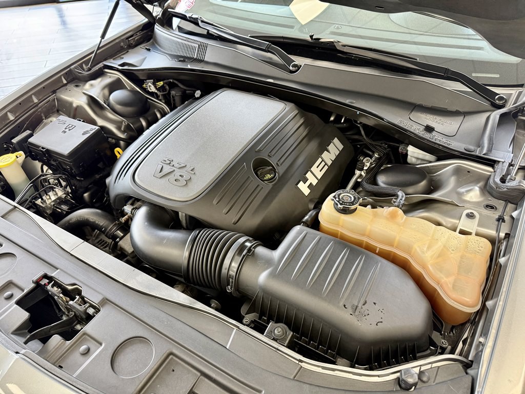 2011 Chrysler 300 Image 18