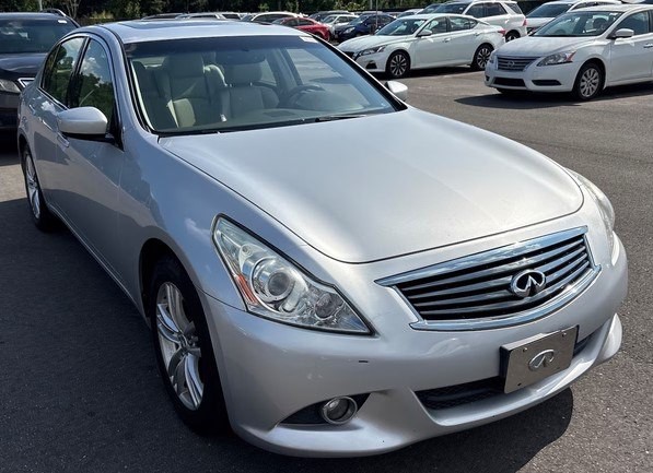 2013 INFINITI G37