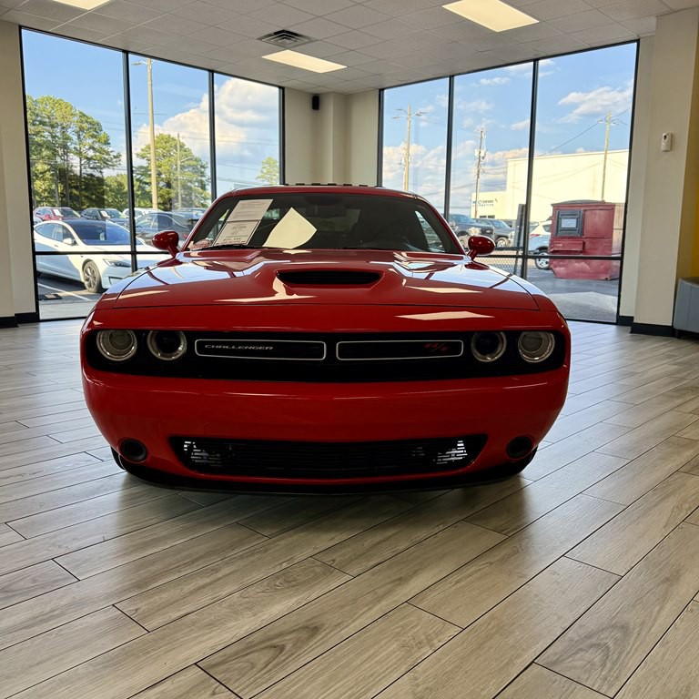 2019 Dodge Challenger Image 2