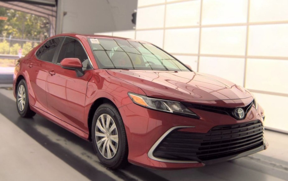 2023 Toyota Camry Image 2