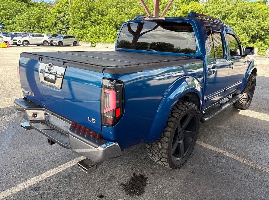 2009 Nissan Frontier Image 2