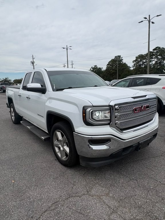 2017 GMC Sierra Image 1