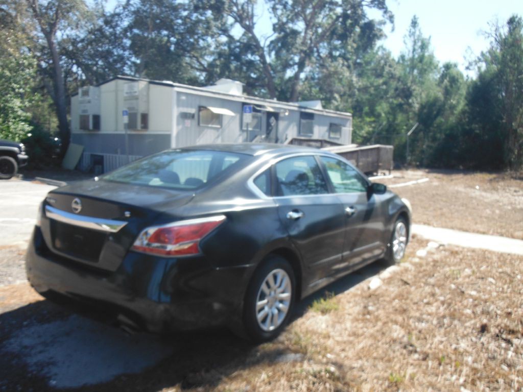 2015 Nissan Altima Image 9