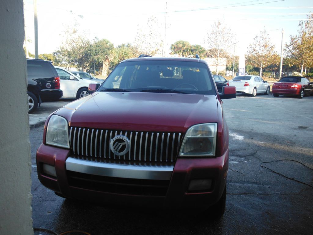 2008 Mercury Mountaineer Image 2