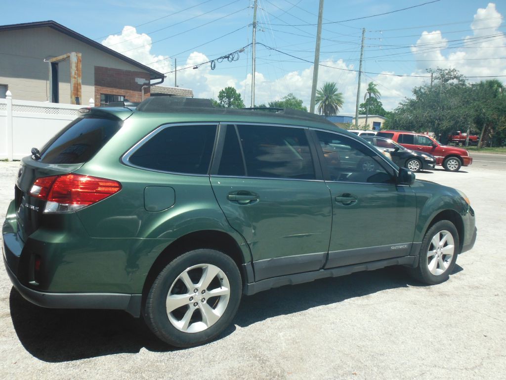 2013 Subaru Outback Image 12