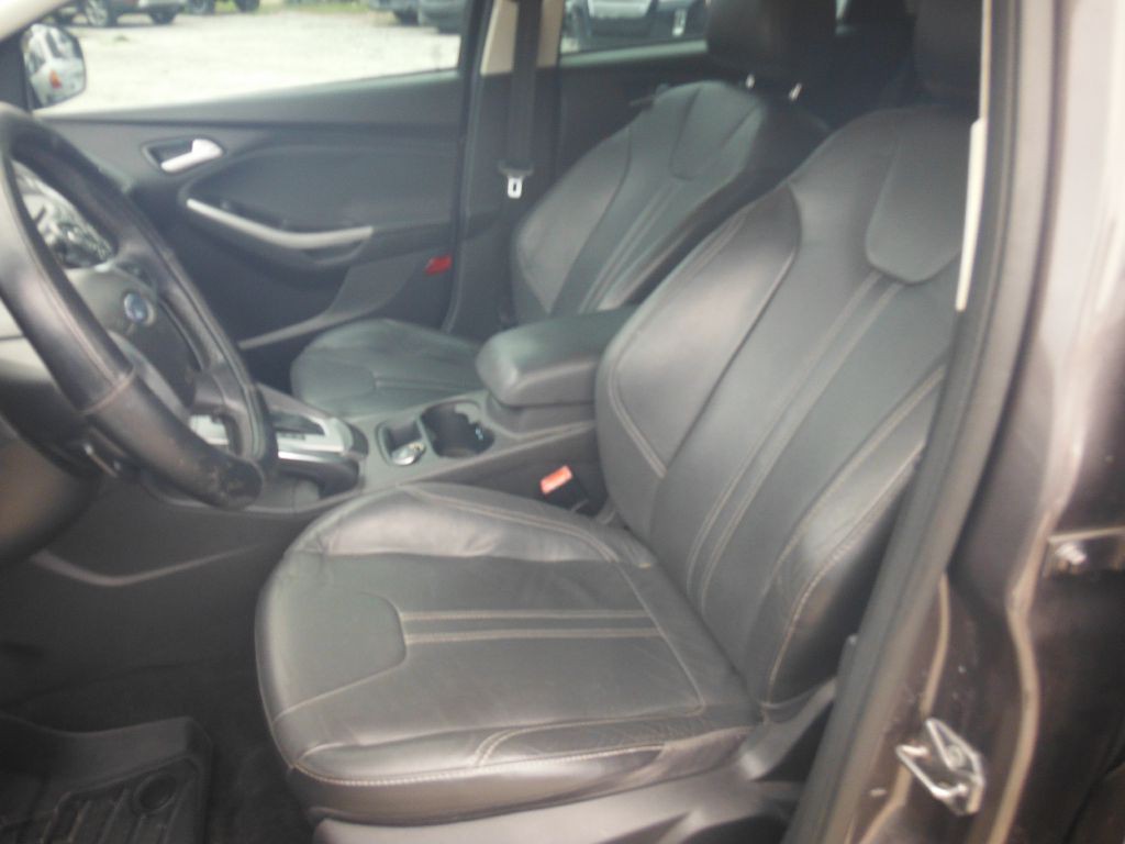2013 Ford Focus Image 9