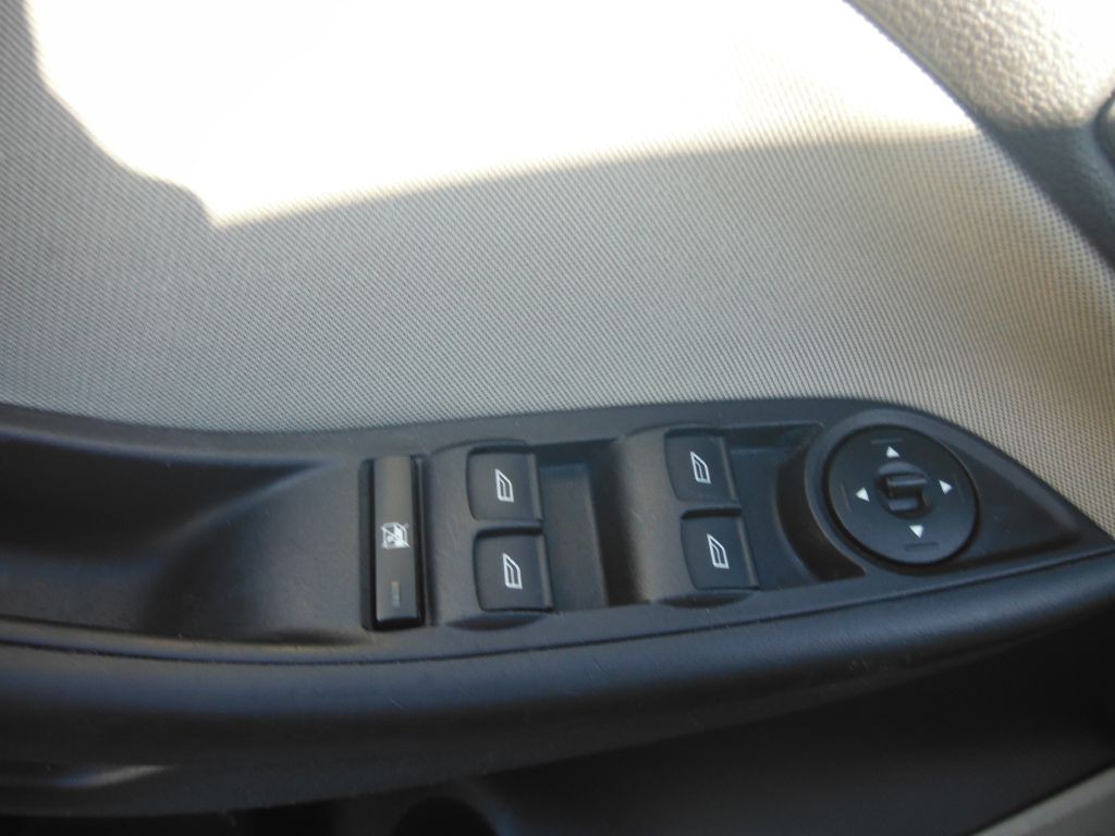 2016 Ford Focus Image 5