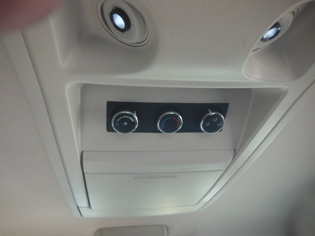 2009 Chrysler Town & Country Image 8