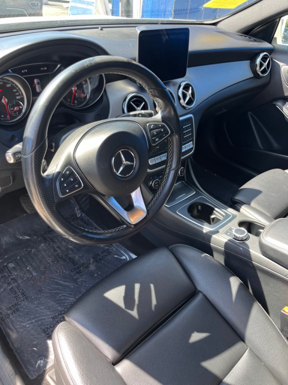 2018 Mercedes-Benz GLA-Class Image 11