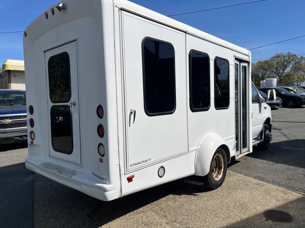 2016 Ford Econoline Image 6