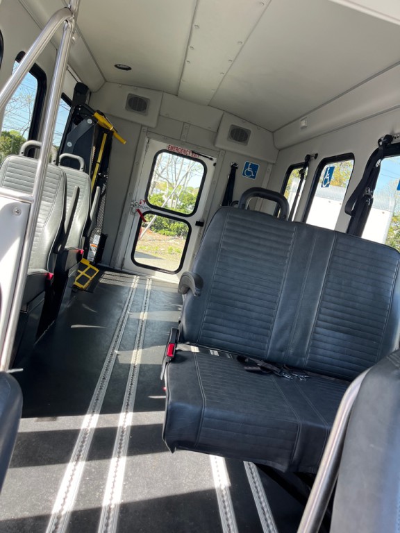2016 Ford Econoline Image 12