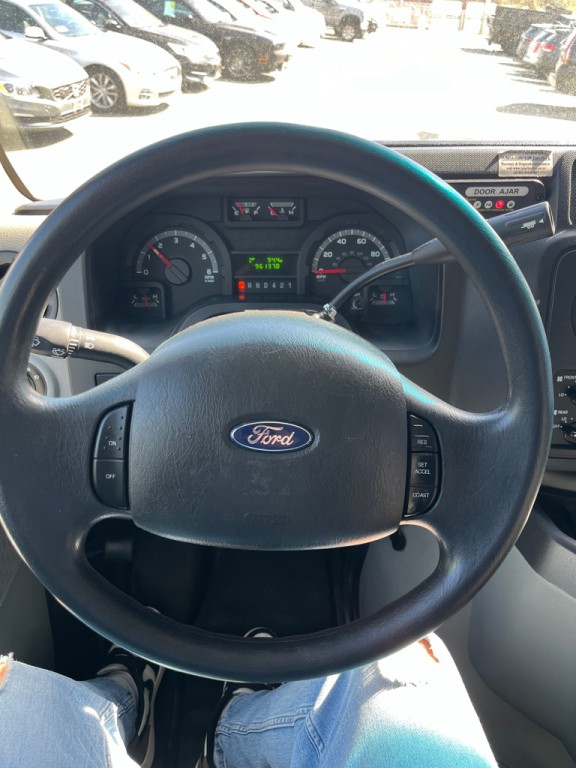 2016 Ford Econoline Image 13