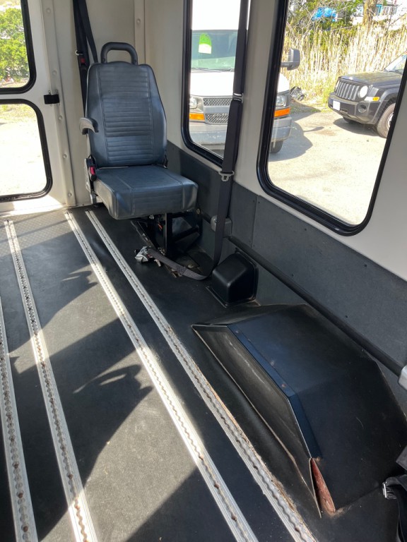 2016 Ford Econoline Image 23