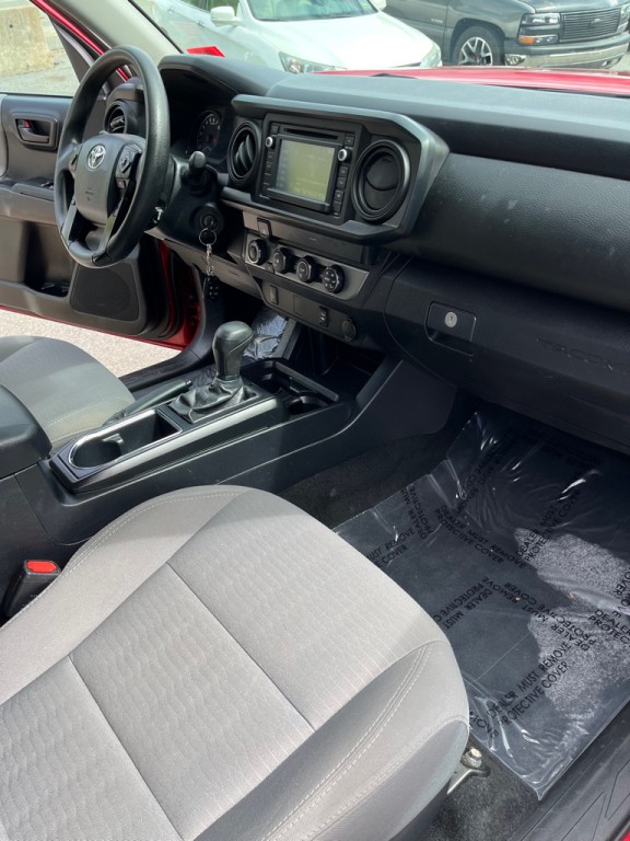 2019 Toyota Tacoma Image 16
