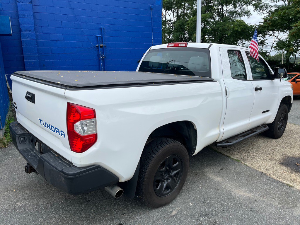2017 Toyota Tundra Image 8