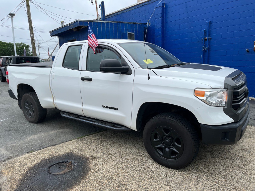 2017 Toyota Tundra Image 9