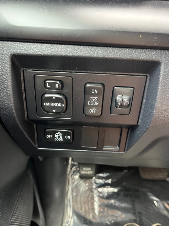 2017 Toyota Tundra Image 19