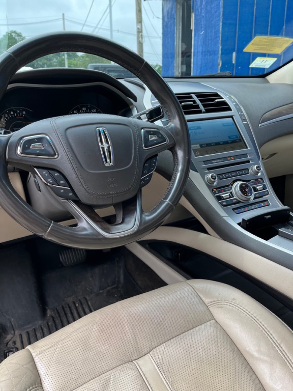 2017 Lincoln MKZ Image 11