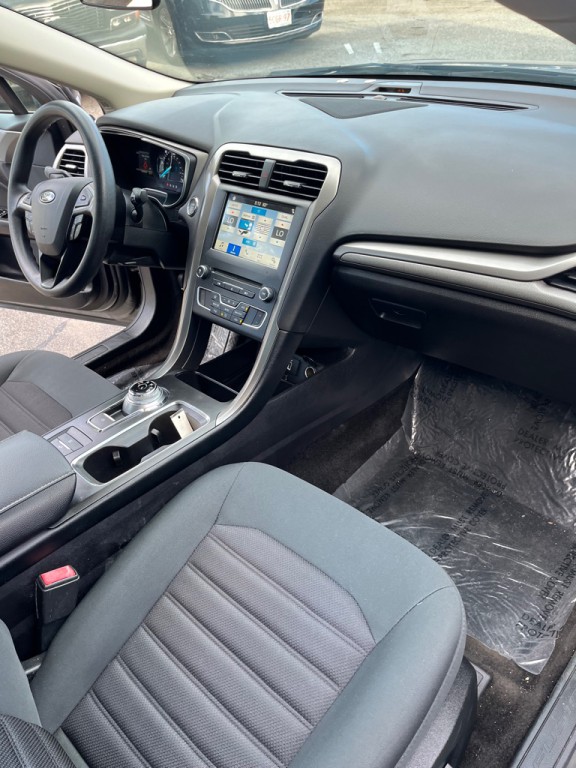 2018 Ford Fusion Image 16
