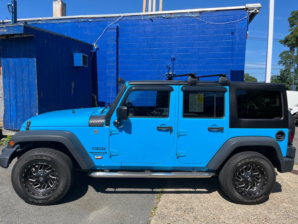 2017 Jeep Wrangler Unlimited Image 2