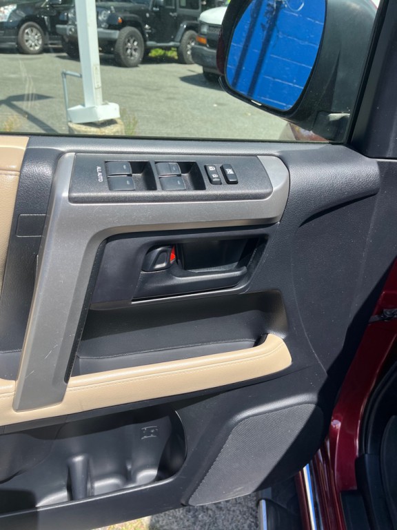 2013 Toyota 4Runner Image 16