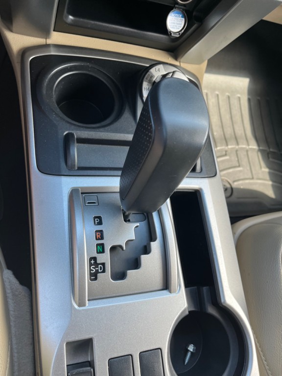 2013 Toyota 4Runner Image 23