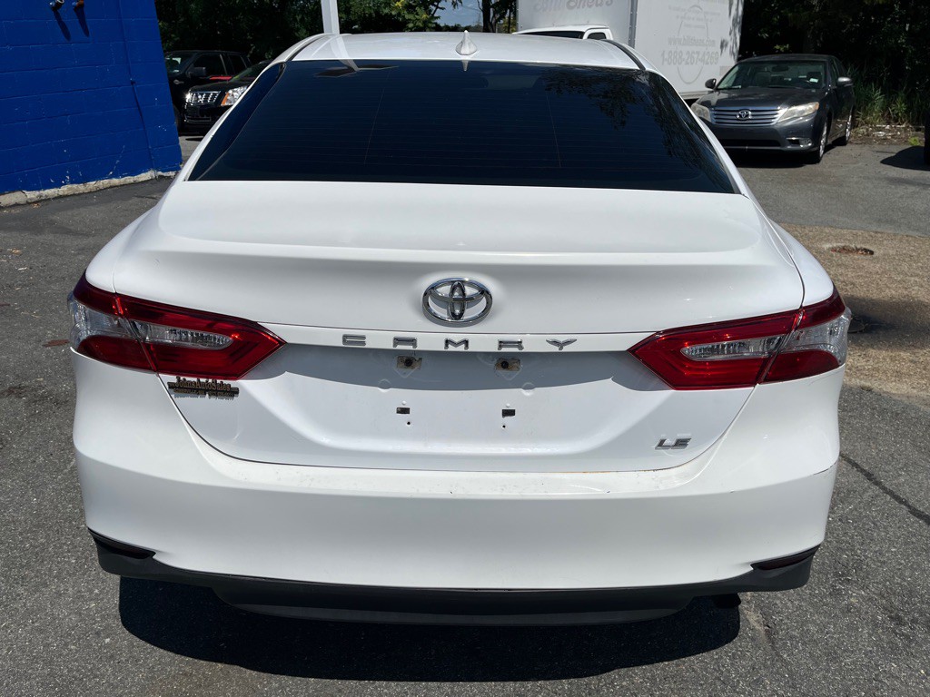 2019 Toyota Camry Image 8