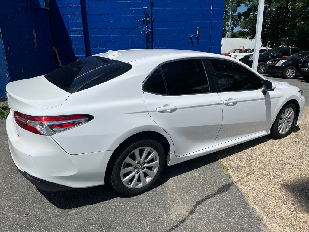 2019 Toyota Camry Image 9