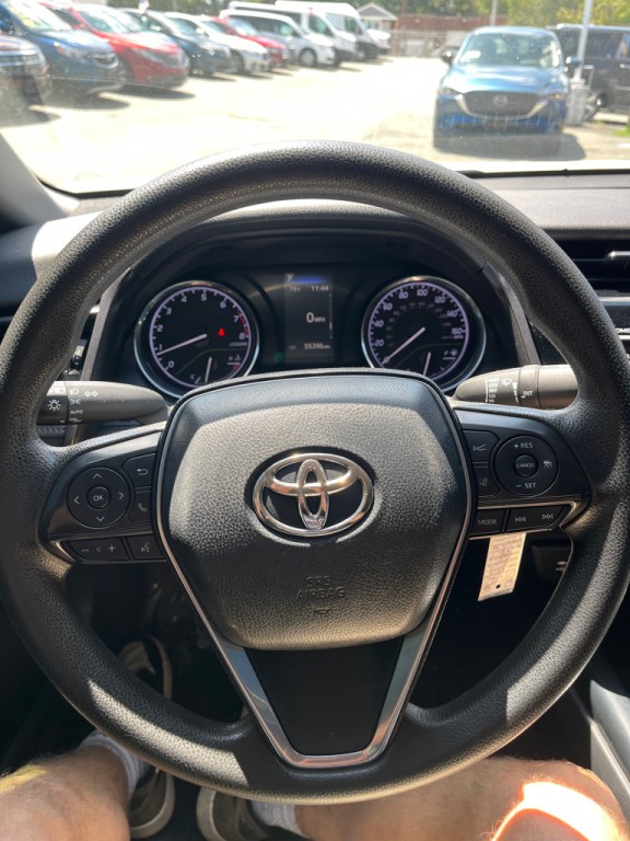 2019 Toyota Camry Image 18