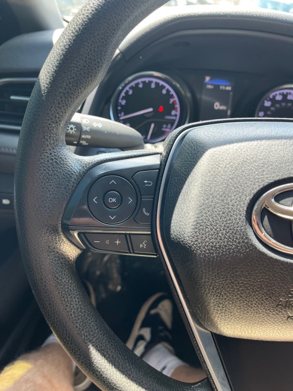 2019 Toyota Camry Image 19