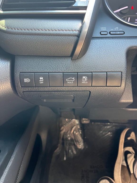 2019 Toyota Camry Image 21
