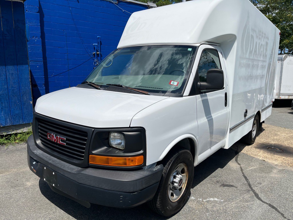 2015 GMC Savana Image 3