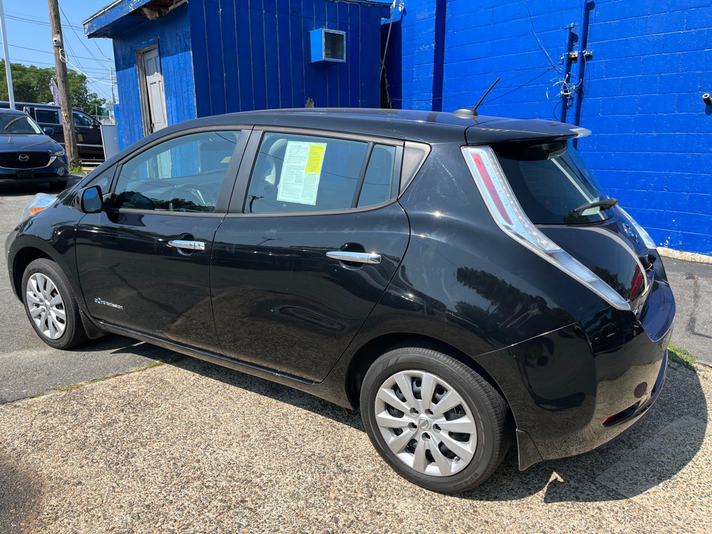 2016 Nissan Leaf Image 9