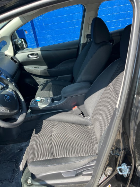 2016 Nissan Leaf Image 10