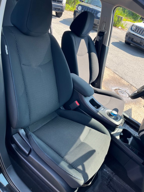 2016 Nissan Leaf Image 14
