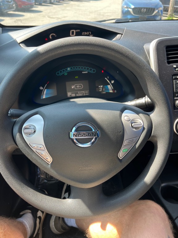 2016 Nissan Leaf Image 16