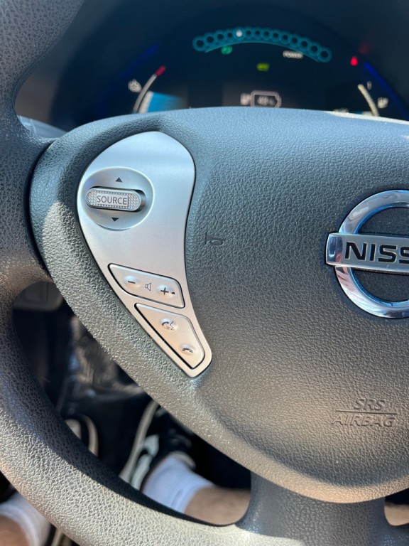 2016 Nissan Leaf Image 17