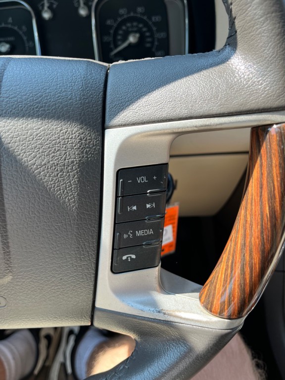 2010 Lincoln MKX Image 20