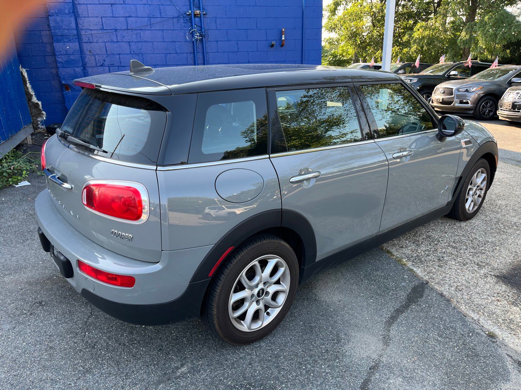 2017 MINI Cooper Image 9