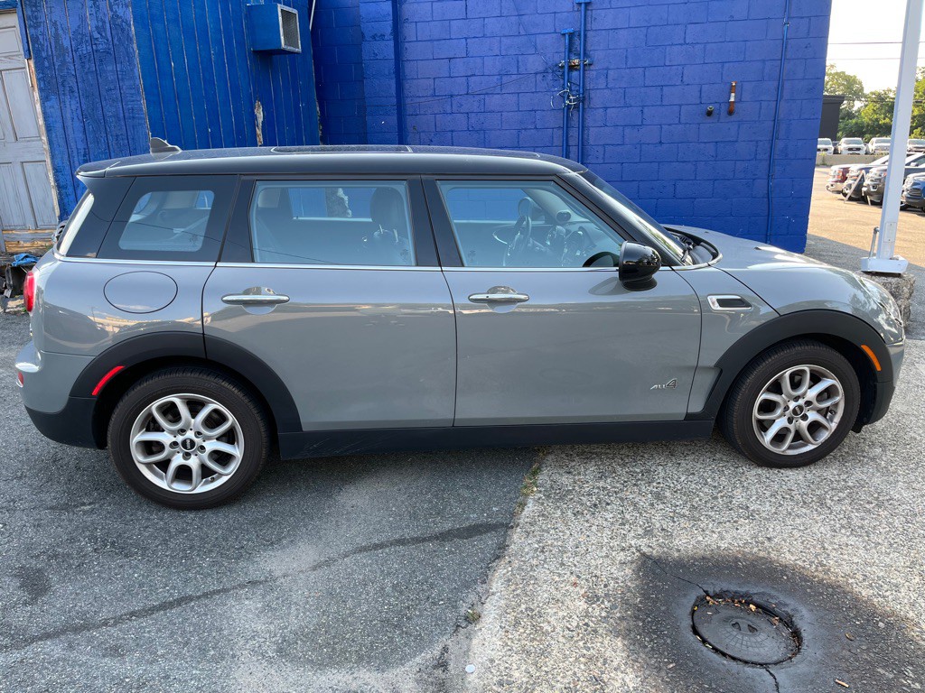 2017 MINI Cooper Image 10
