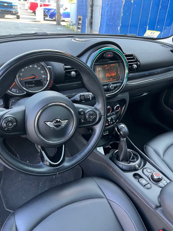 2017 MINI Cooper Image 12