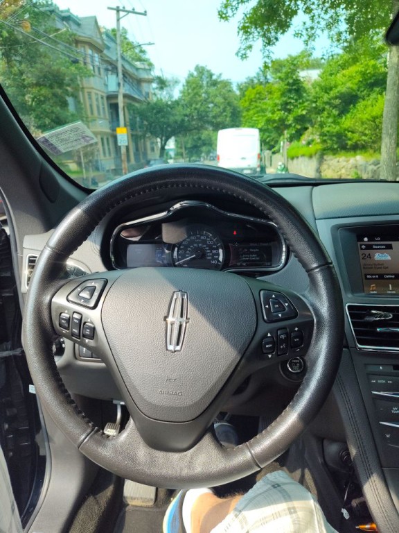2017 Lincoln MKT Image 11
