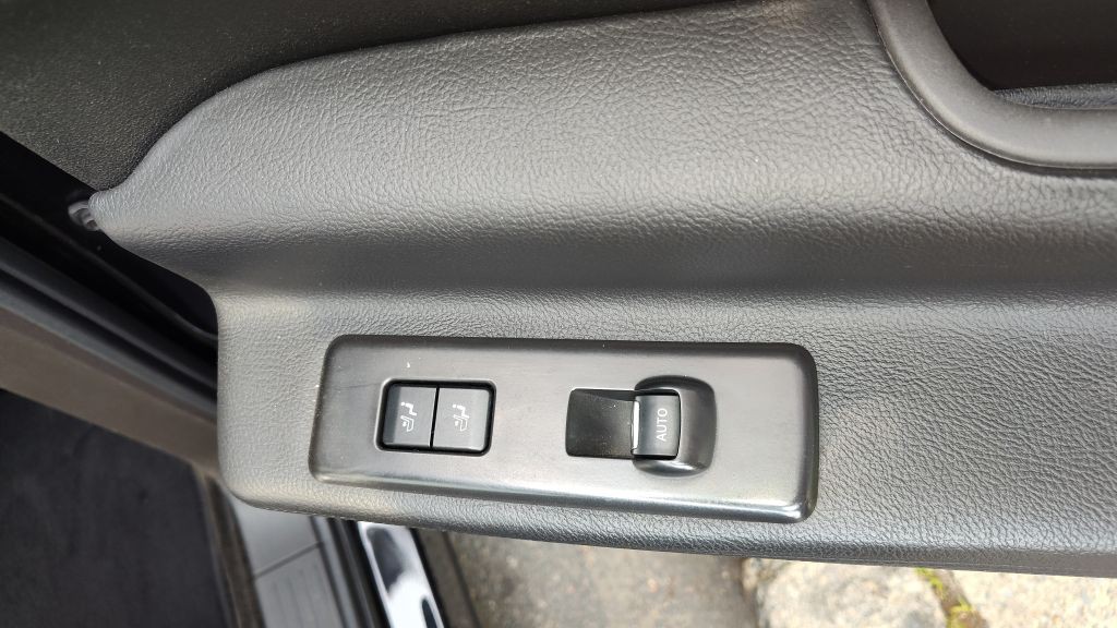 2017 Lincoln MKT Image 12